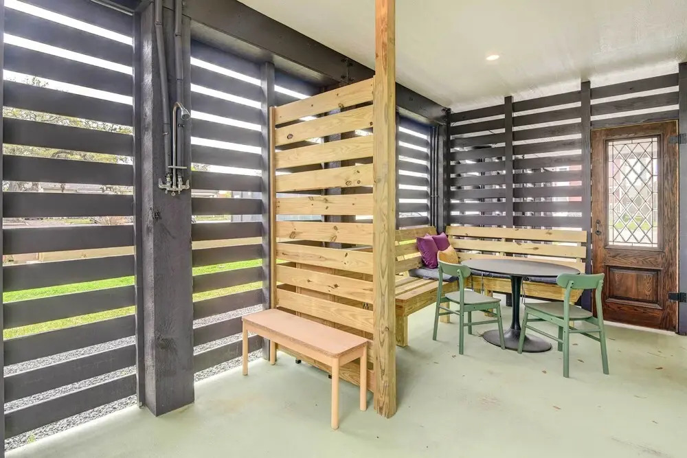 1 Mi to Historic Pleasure Pier: Home w/ Grill!