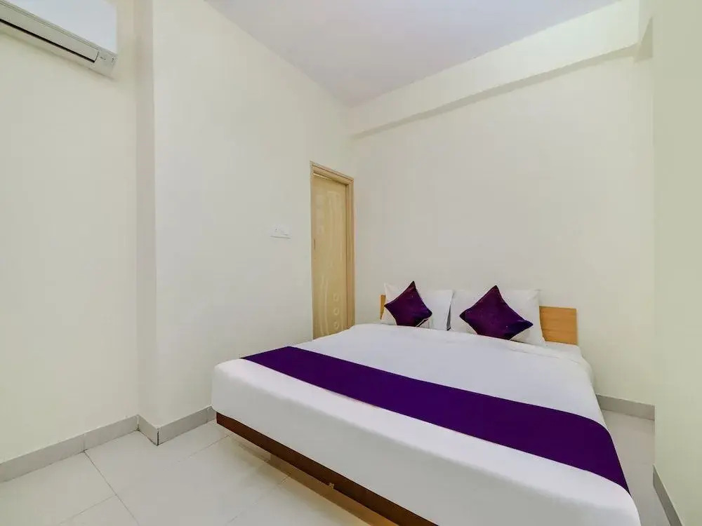 SilverKey Executive Stays 19907 Hafeezpet
