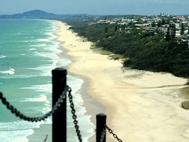 Dolphins Beach House - Hostel