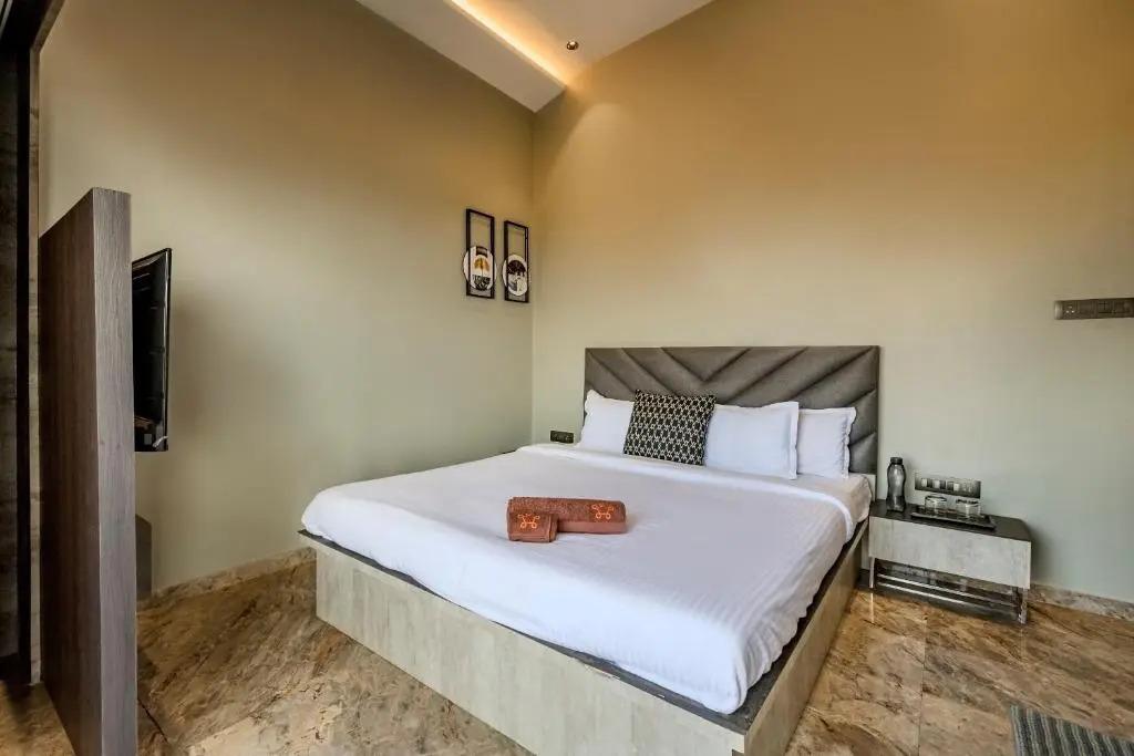 SaffronStays HeavOne Penta, Lonavala