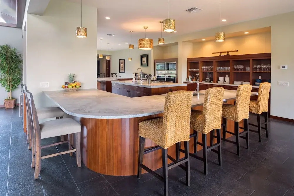 Blue Lagoon 7 Bedrooms 5 Bathrooms Home