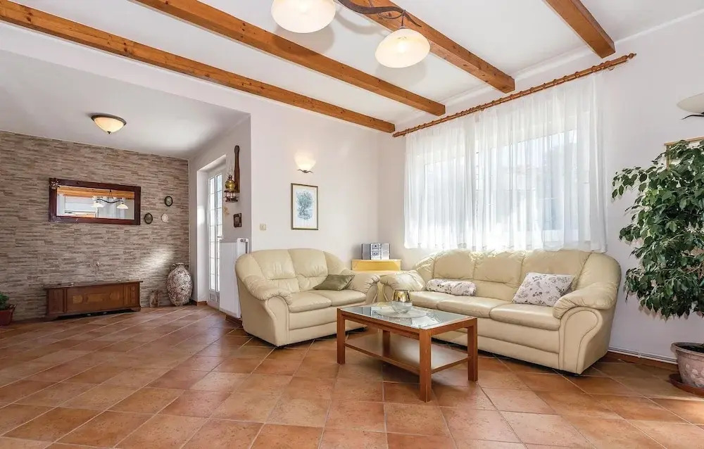 Beautiful Apartment in Brodarica With Wifi and 3 Bedrooms