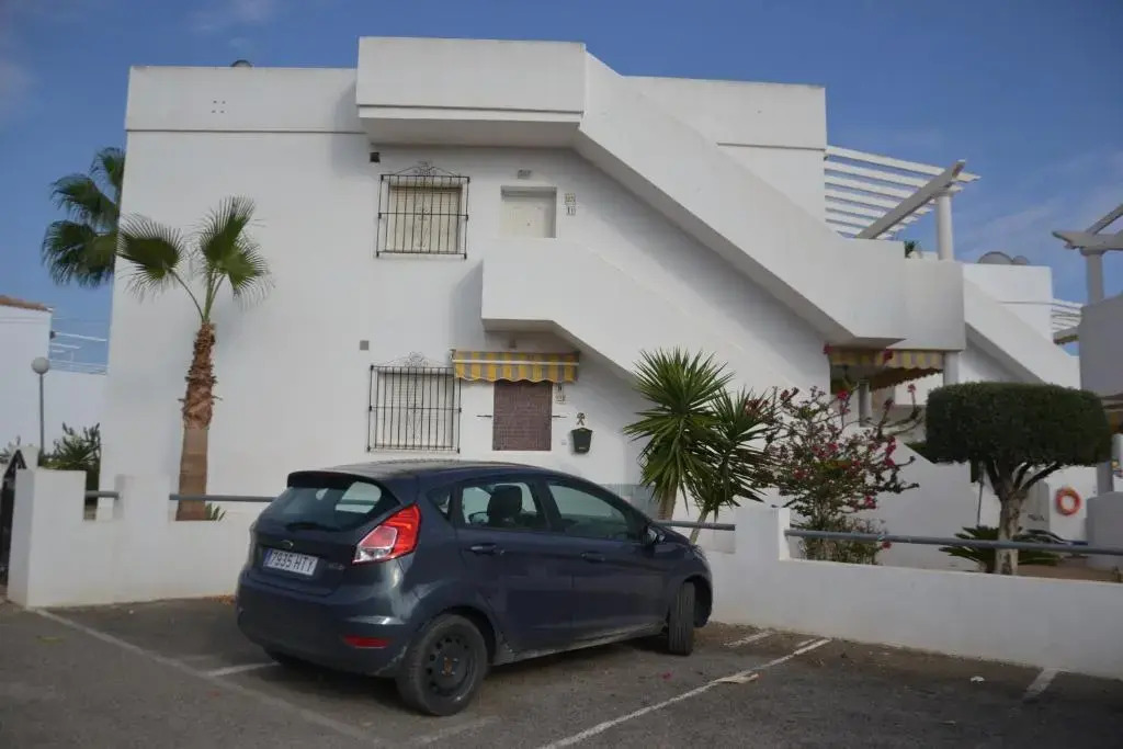 Calle Pluton 77