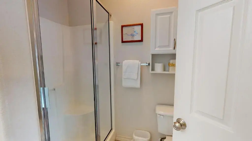 FH4 Charming 3 Bedroom Condo, Near Beach, Shared Pool