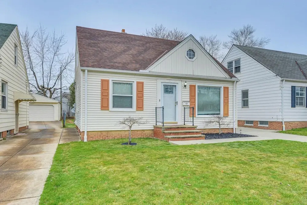 'the Maple Tree' Home: 14 Mi to Downtown Cleveland
