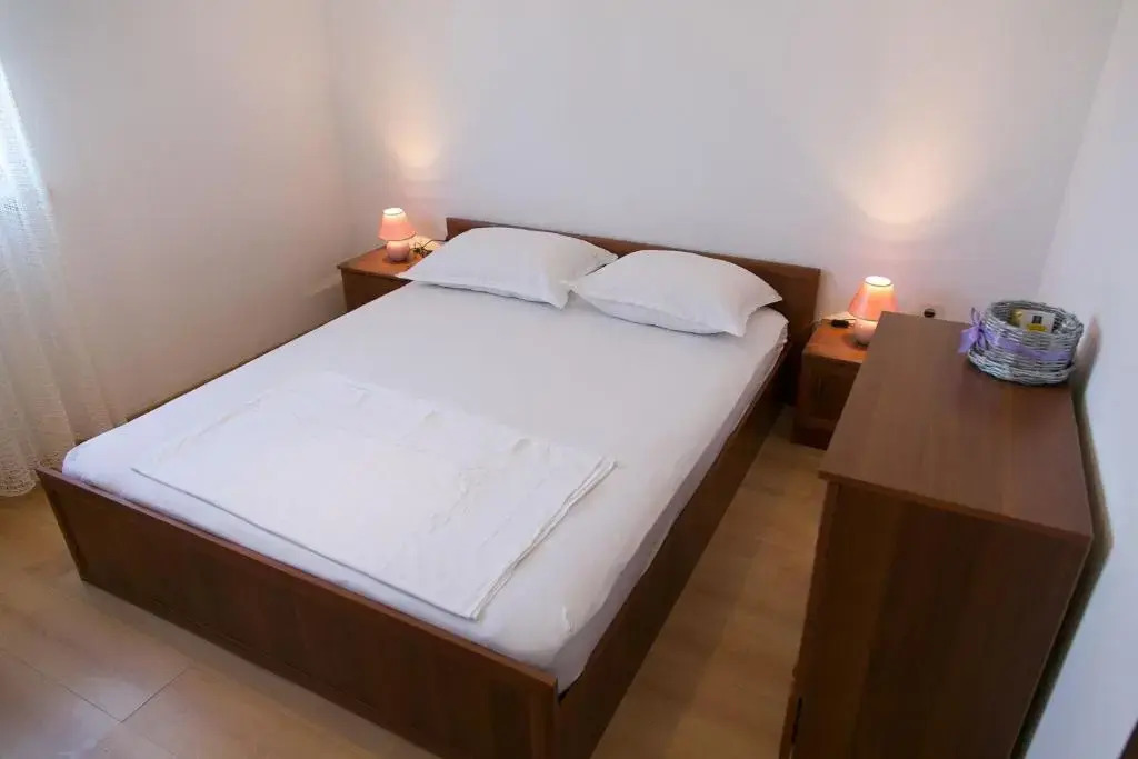 Apartments Ivica - 150m from sea