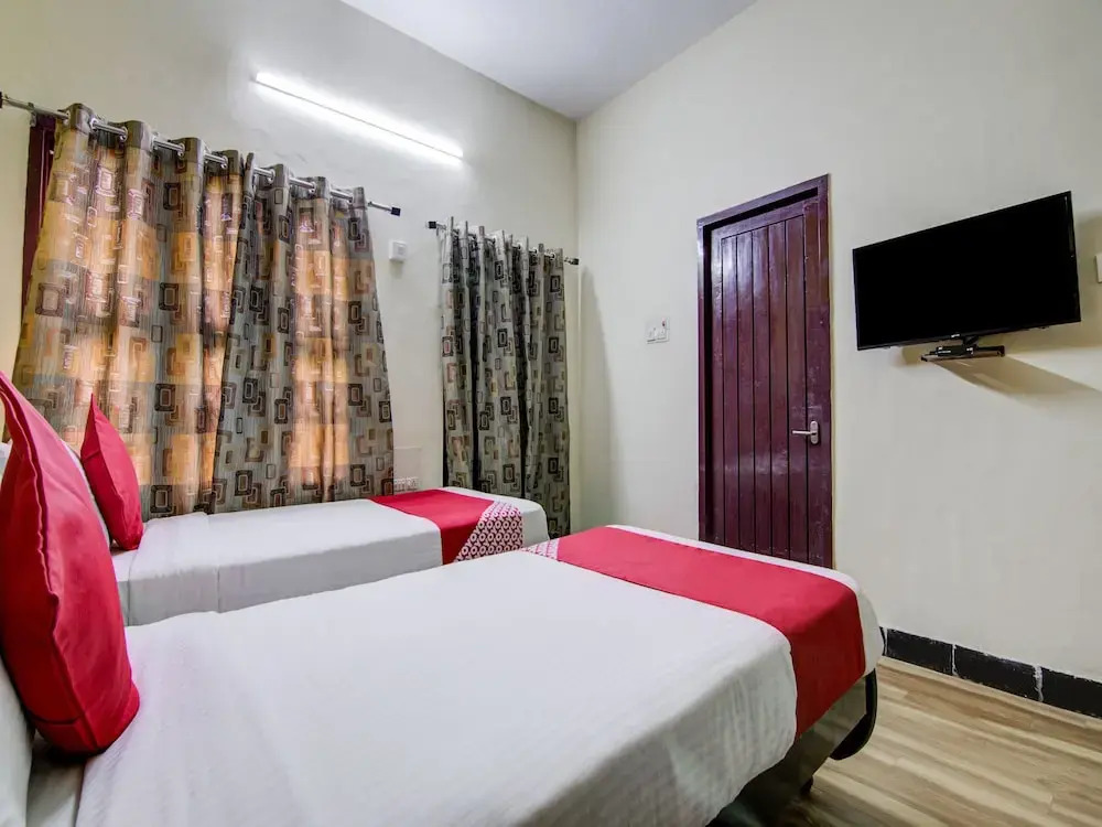 Sunrise Villas by OYO Rooms