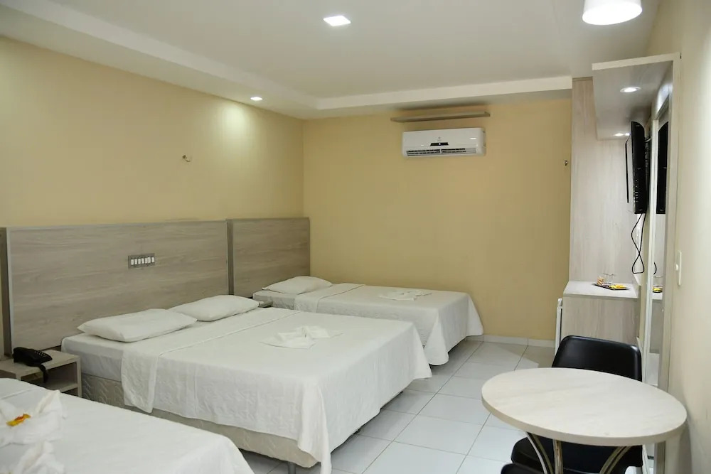 Hotel Serrano