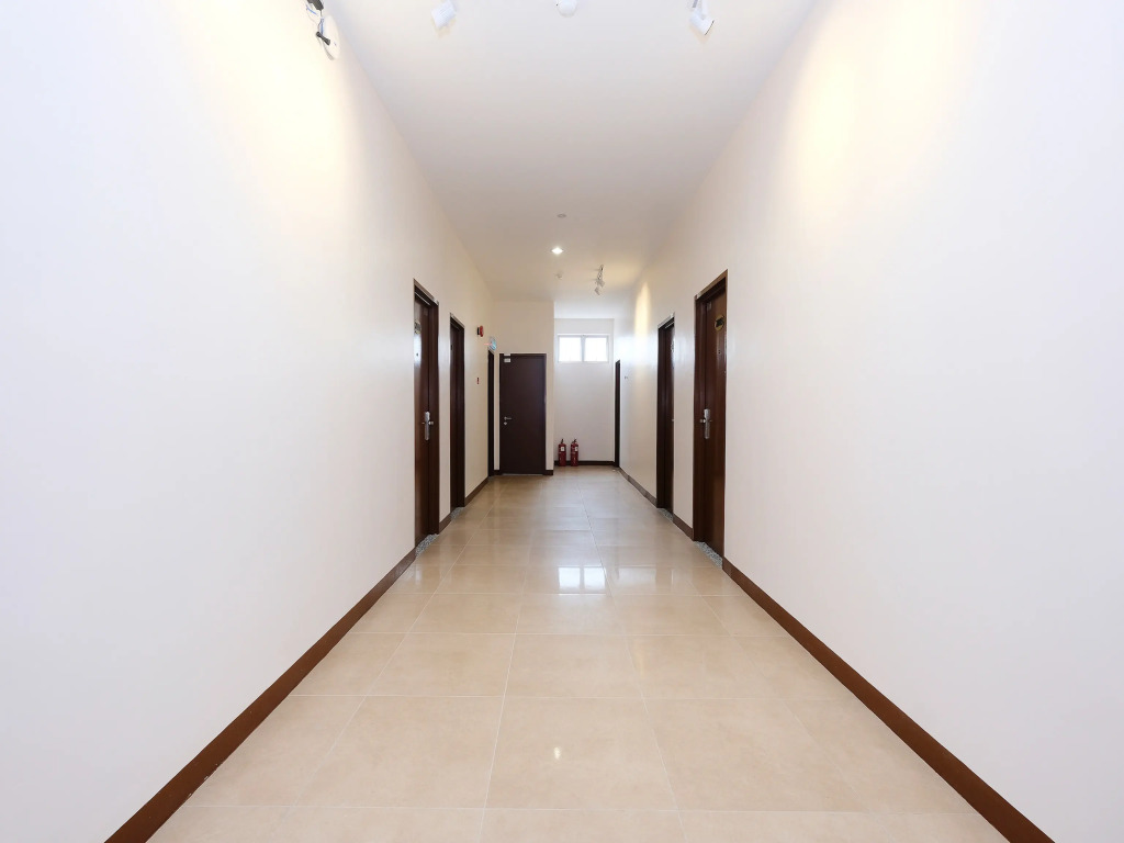 Super OYO 43935 Mancalin Hotel