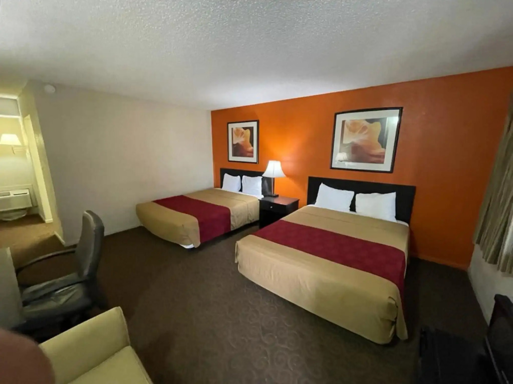 Knights Inn & Suites Emporia