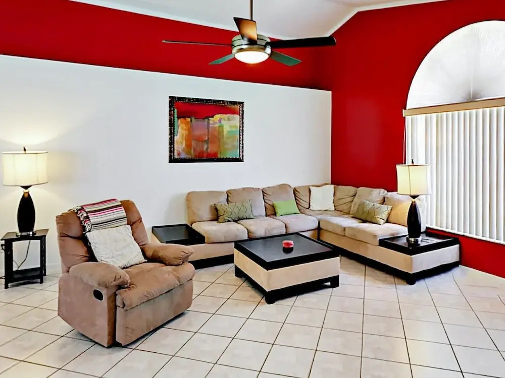 2822 SE 6th Ave Home 4 Bedrooms 2 Bathrooms Home