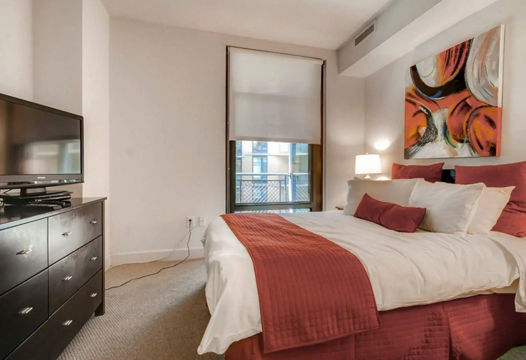 Global Luxury Suites at The Convention Center