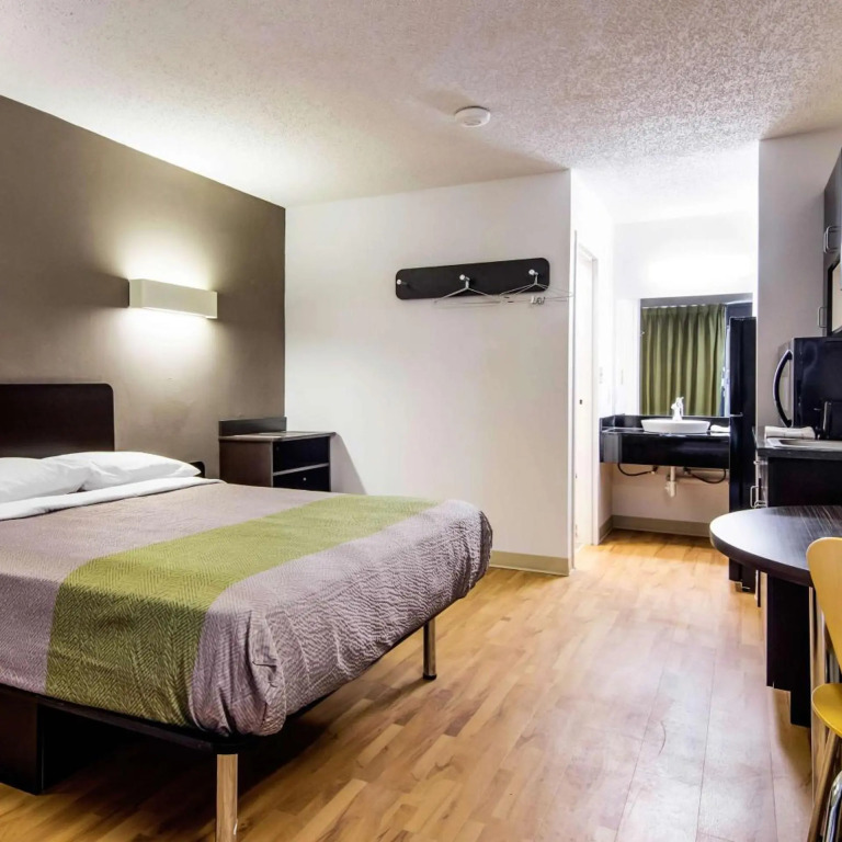 Studio 6 Extended Stay - Lagrange, GA