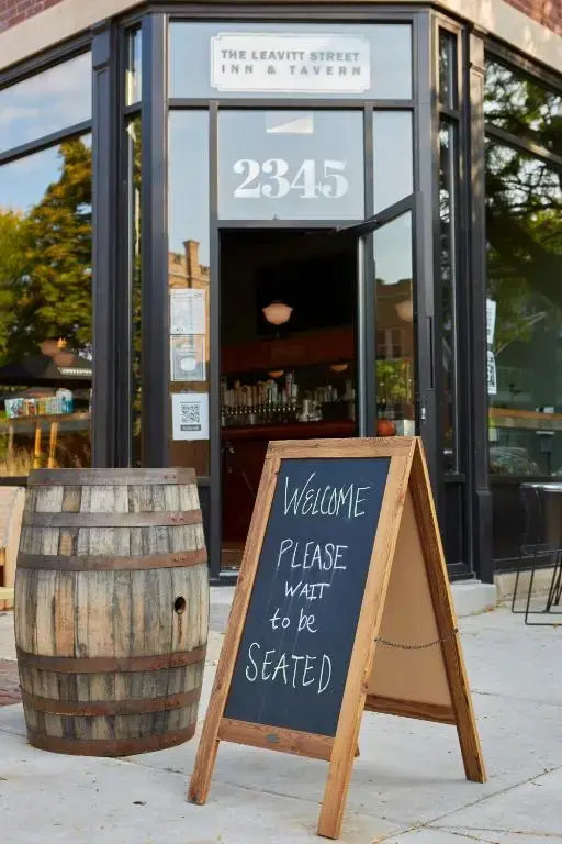 The Leavitt Street Inn and Tavern