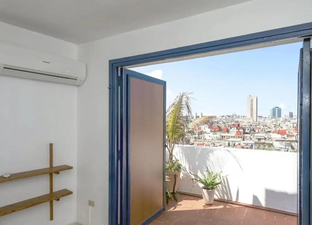 EL81 Guesthouse