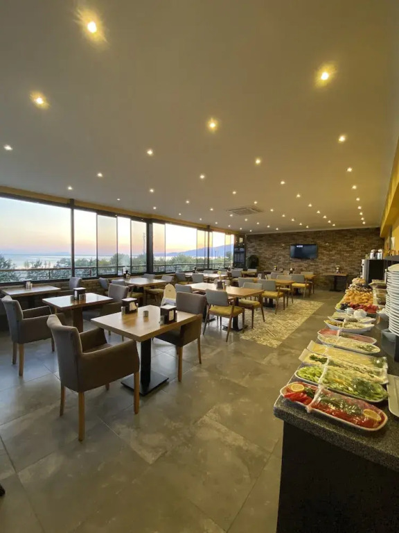 Roy Otel