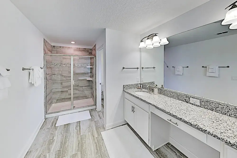 Storey Lake All-suite W/ Private Pool & Spa 5 Bedroom Home
