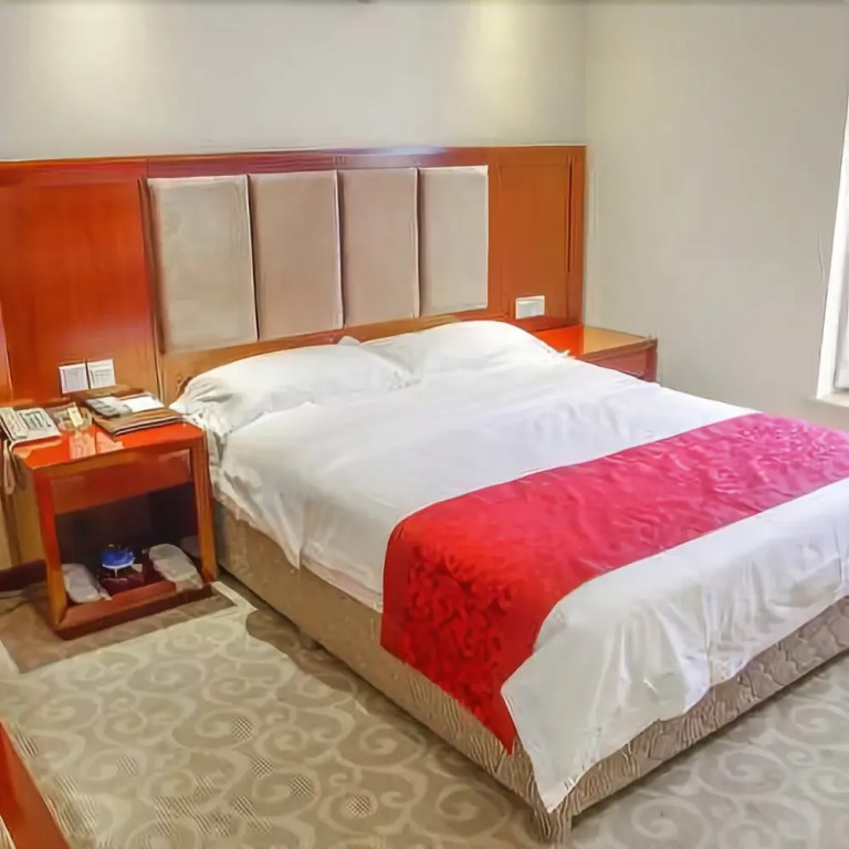 Yading Yizhan Hotel