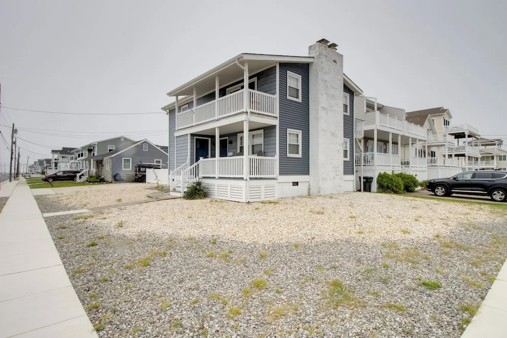 Bayfront Brigantine Escape w/ Porch & Bay Views!