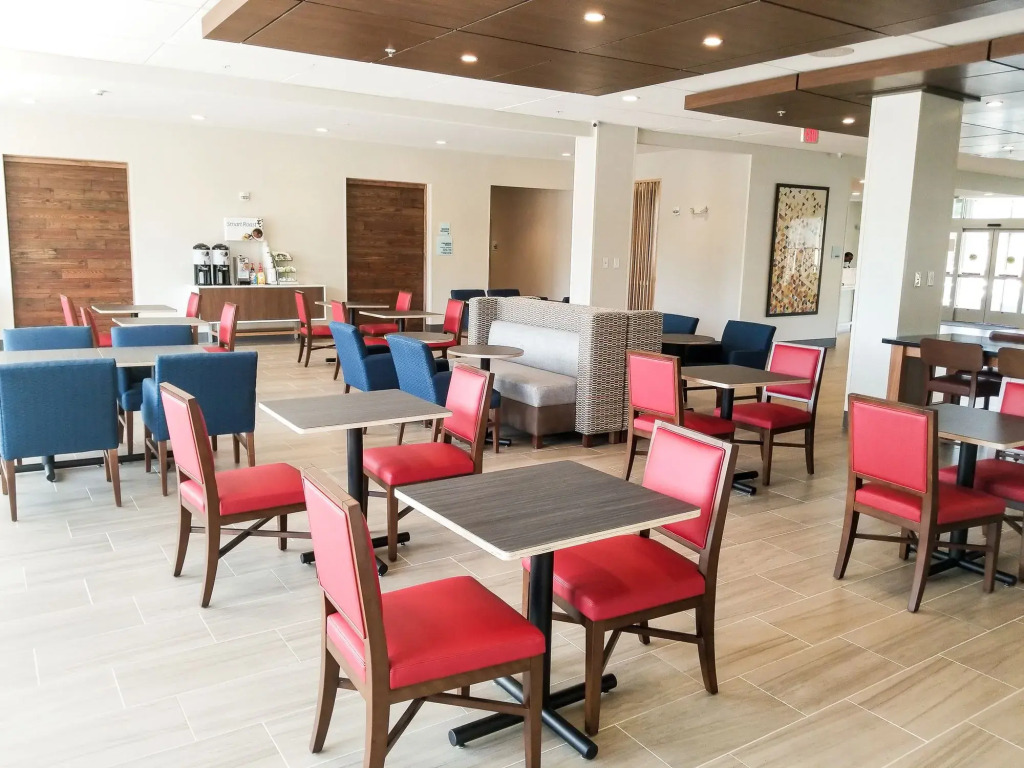 Holiday Inn Express & Suites - Charlotte NE - University Area by IHG