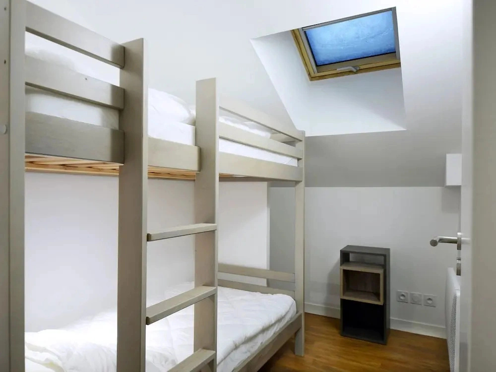 Alpine Stay With Balcony
