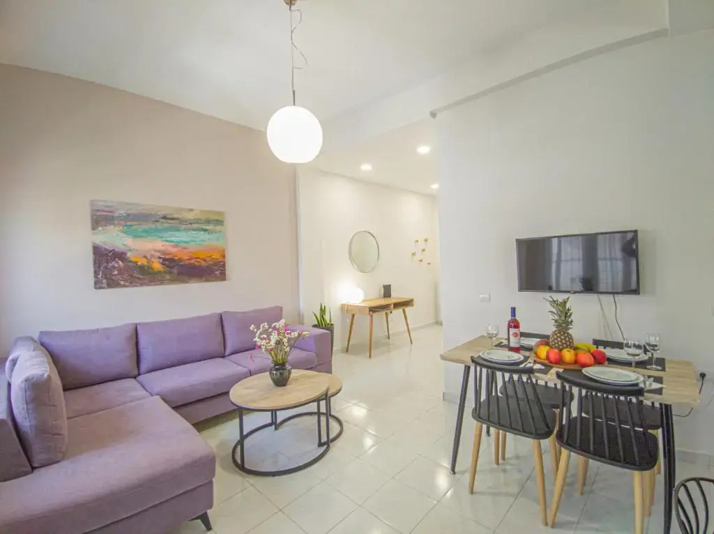 Fully renovated apartment in the city centre with roof garden! 3 minutes from the bus station and 6 minutes from the old town