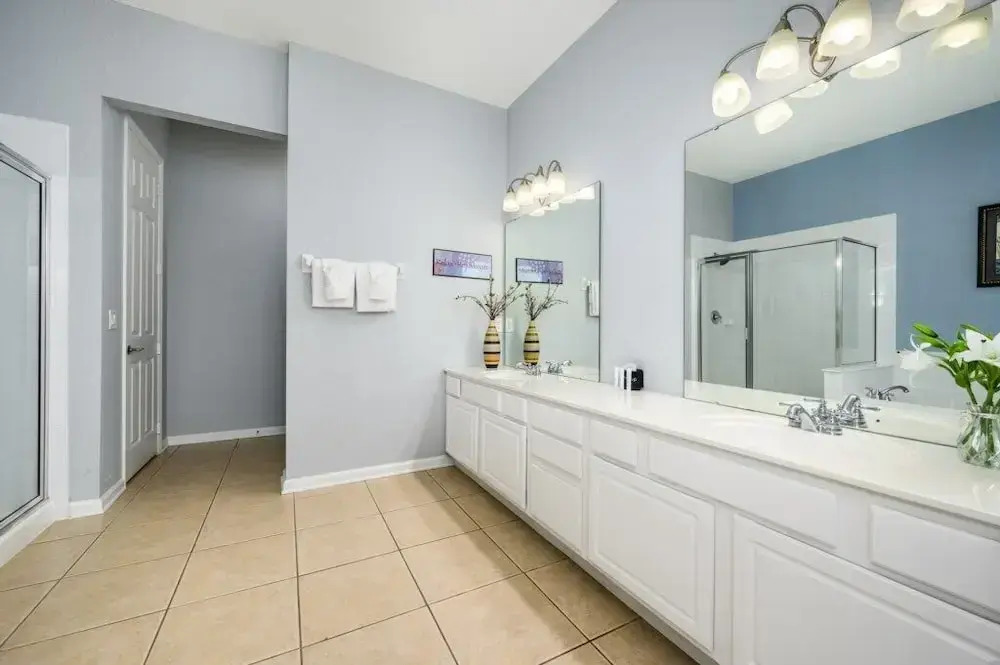 Epic Universe New Listing! Lakeview Condo, Vista Cay - 1017