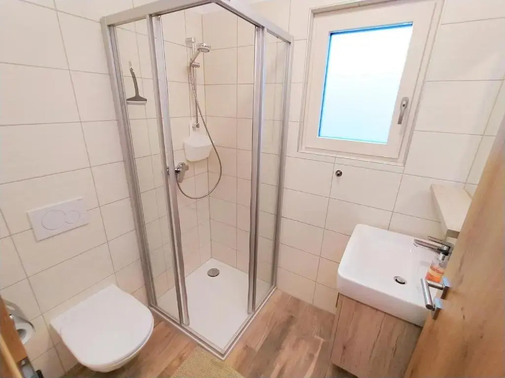 ALPsmart Apartments - Playground, Bike garage, Terrace, Sauna, near Lake
