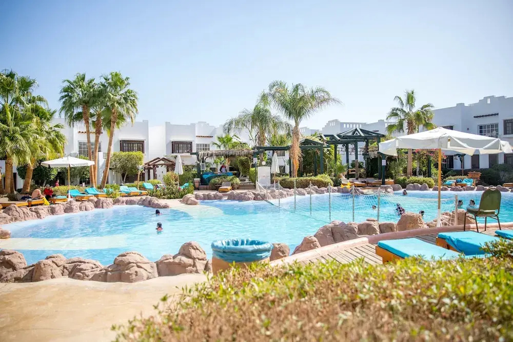 One Bedroom Apart Deep Purple by Pool