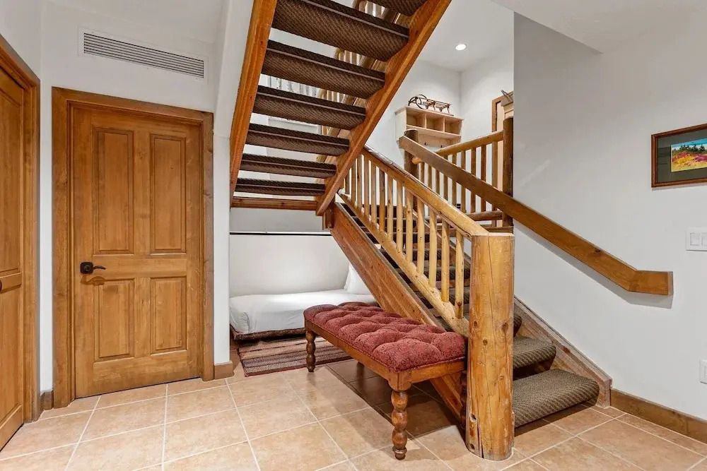Sterling Lodge at Deer Valley Resort - Three Bedroom Condo with Hot Tub #111 3 Condo