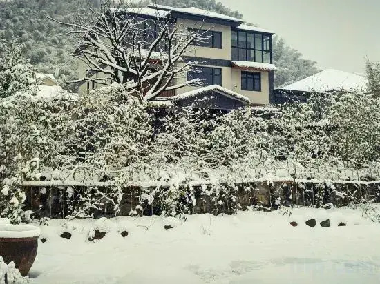Manju Courtyard Hostel