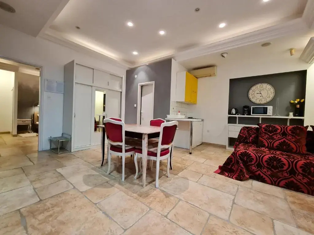 Apartmani N.Mays