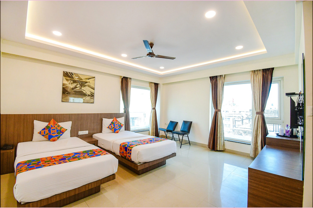 FabHotel Kzar Select - Nr US Consulate