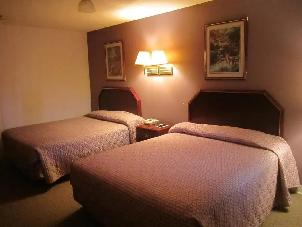 Embassy Inn - Hohenwald
