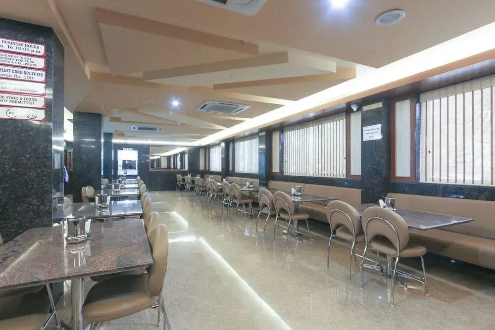 Hotel Saravana Bhavan by OYO Rooms