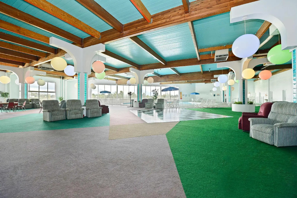 Howard Johnson by Wyndham Saint Joseph Benton Harbor