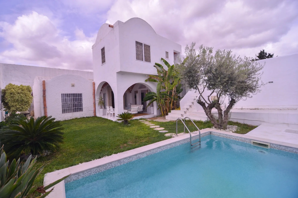 Airbetter - Fabulous Stay at Villa Skander Hammamet with Pool