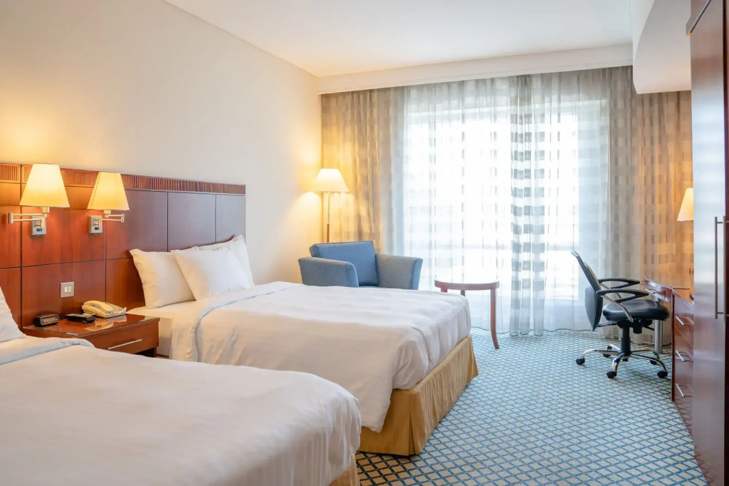 Отель Millennium Lakeview