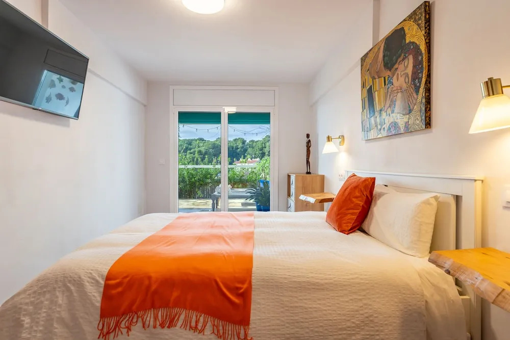 Designer Luxury Two Bedroom Apartment
