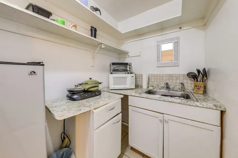 Studio w/ Pool Access, 3 Mi to Hard Rock Stadium!