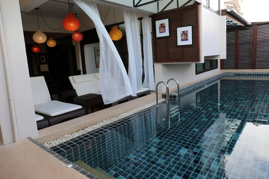 Kampaeng Ngam Hotel - Steps to Night Bazaar & Old City