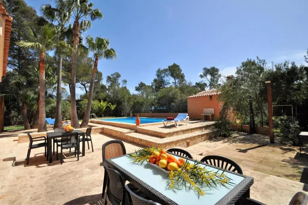 Beautiful 5-Bed House quiet area close to Campos