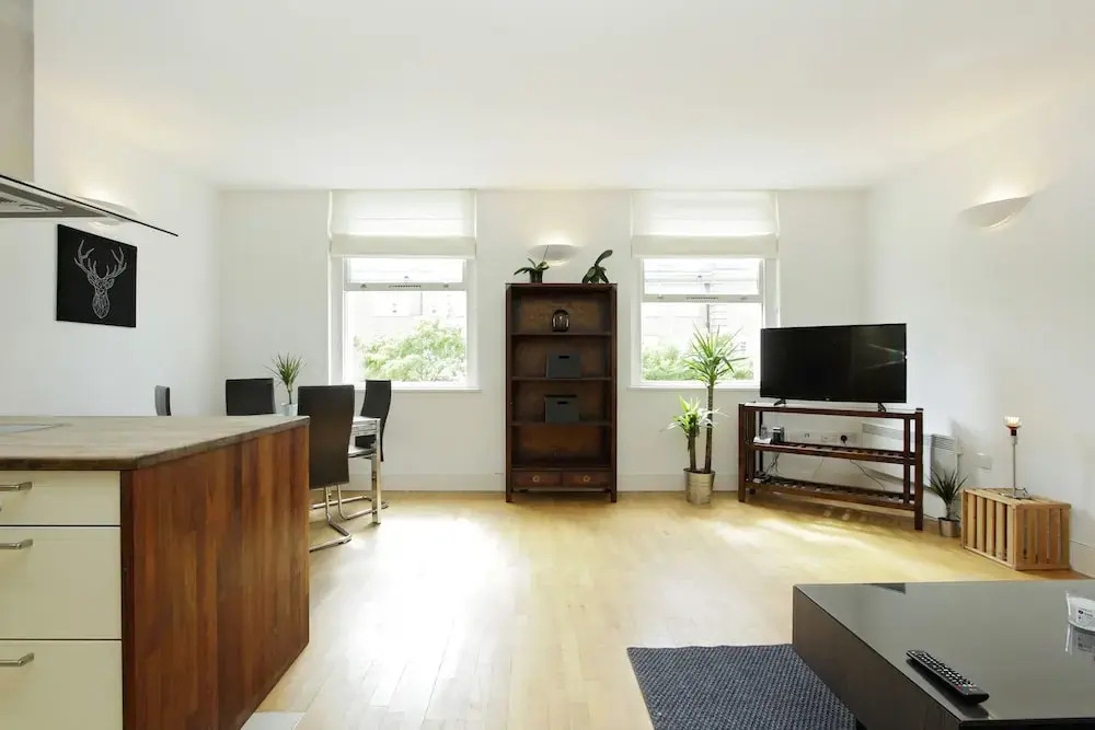 2 Bdr in Kensington E1 by the Residences