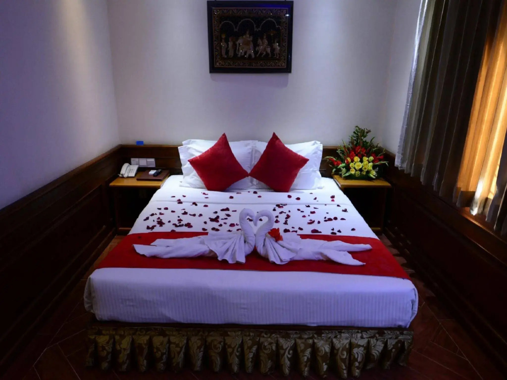 Yadanar Theingi Hotel