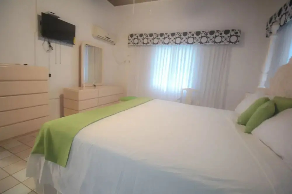 Kenwood Villas & Suites