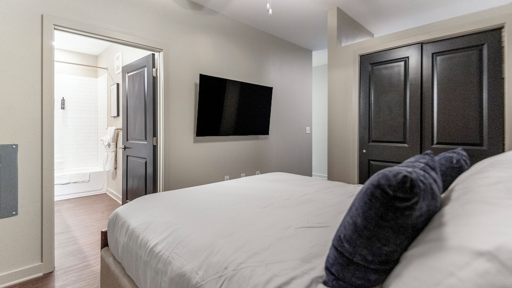 Landing Furnished Apartments near Medical District