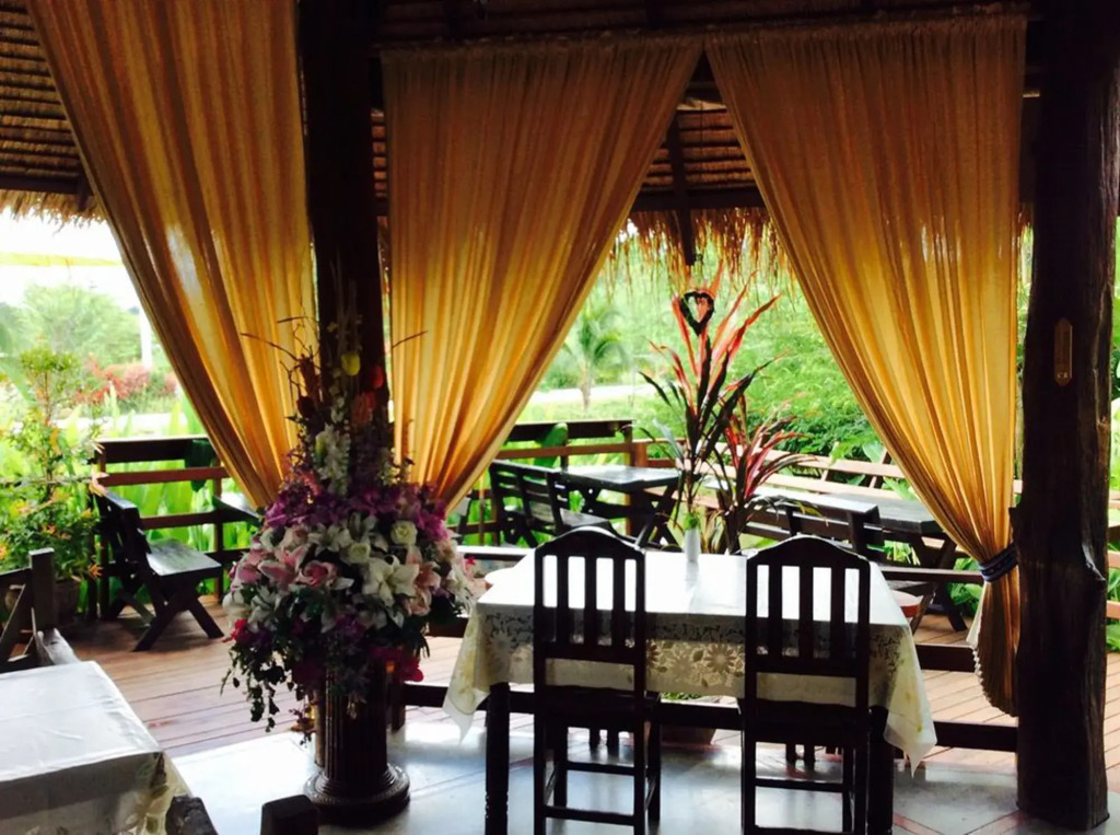 Pura Vida Pai Resort
