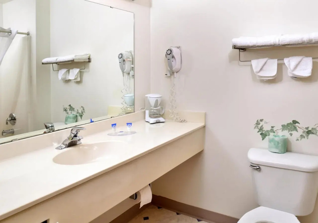Americas Best Value Inn & Suites Spring Valley