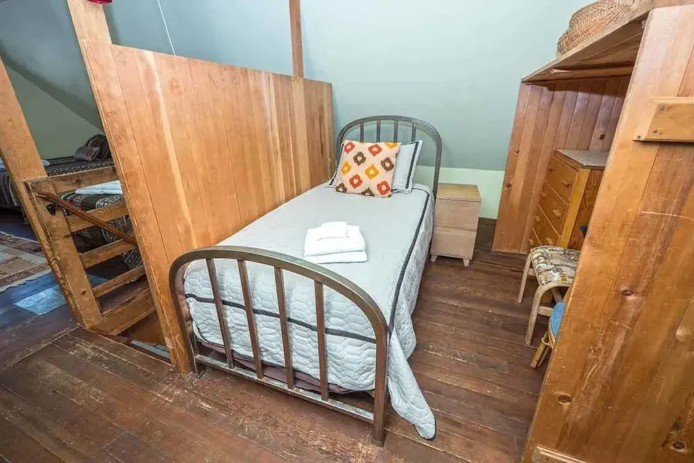 3901 Azure Avenue 2 Bedroom Cabin