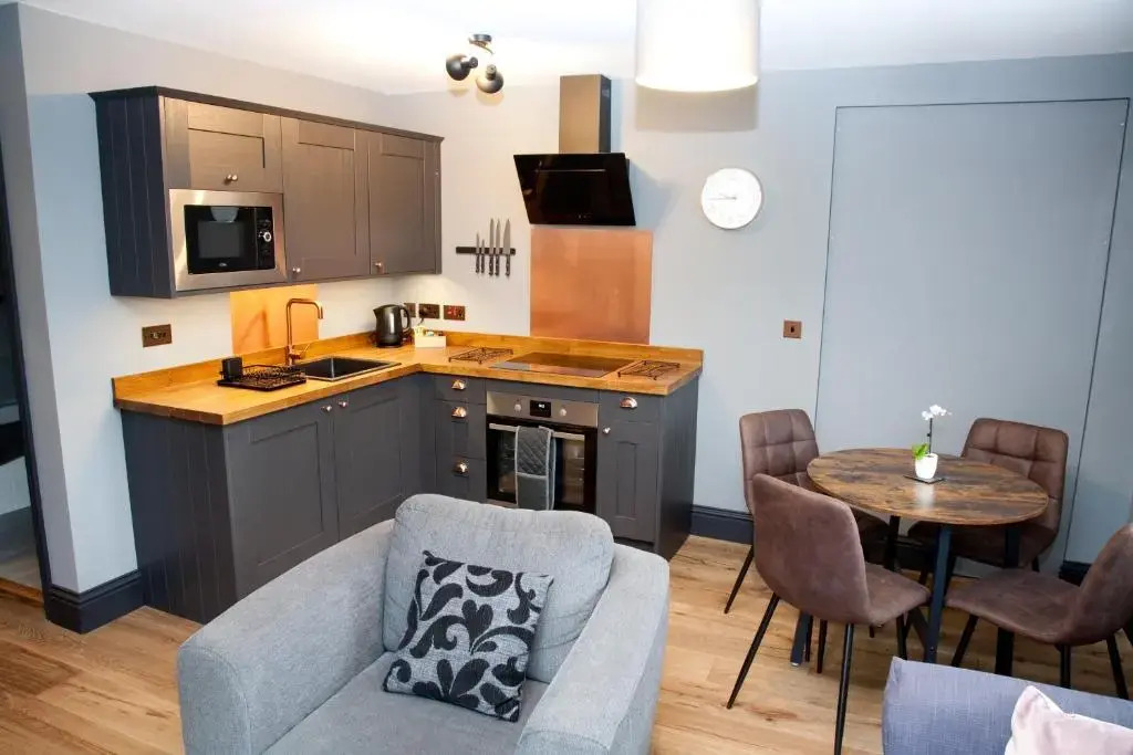 Little Elm - luxury home from home, free parking, 30-40 mins walk from Bath city centre